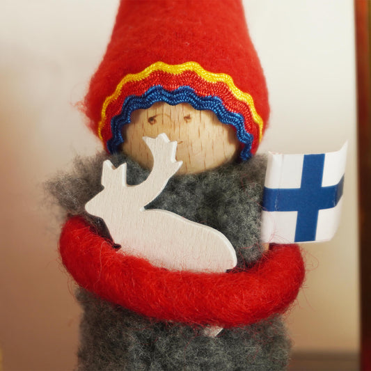 トナカイを抱えた赤の妖精~Kaino~-2