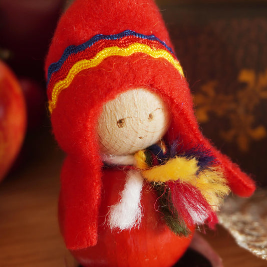 マフラーを巻いた赤い帽子の妖精~Lapintytto~-2