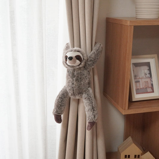 かわいいアニマルデザイン ふんわり癒しのぬいぐるみ型|ハグハグタッセル ナマケモノ 使用例