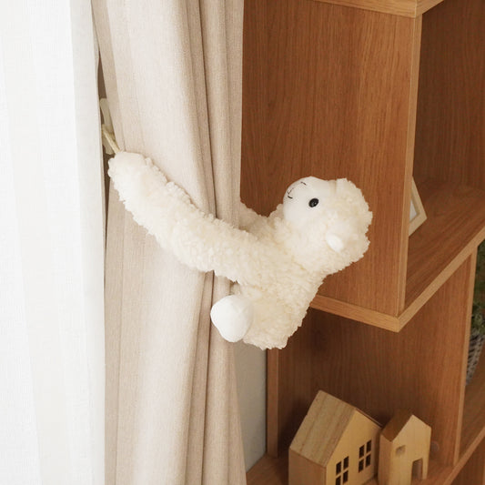 かわいいアニマルデザイン ふんわり癒しのぬいぐるみ型|ハグハグタッセル シープ 使用例
