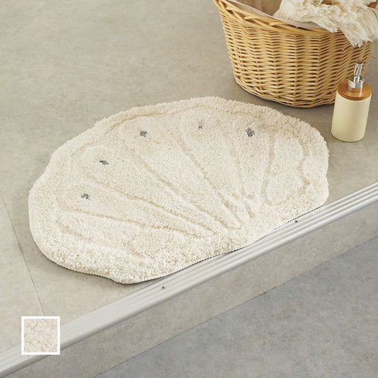 吸湿速乾で快適な踏み心地。貝殻モチーフがかわいい|アクセントマット シェル バスマット使用例