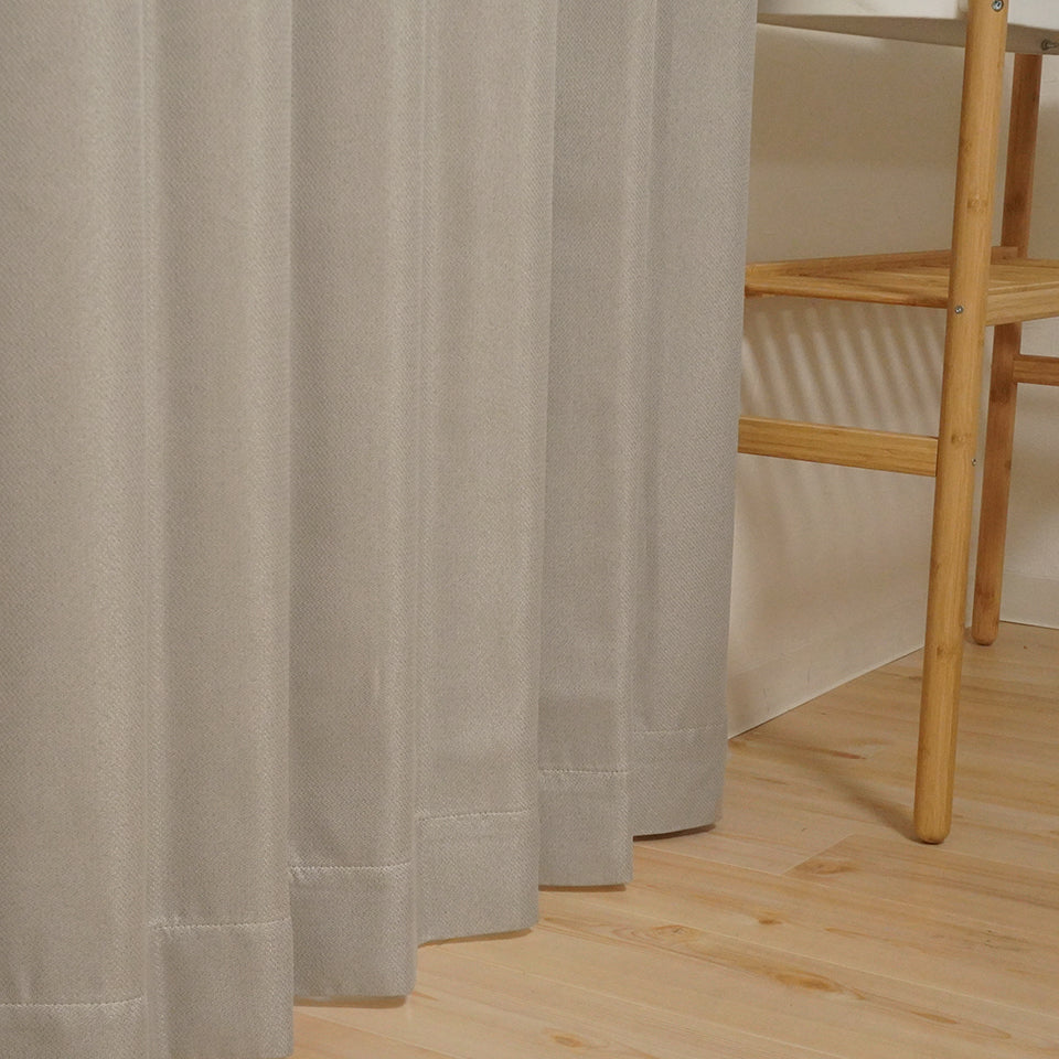 4P既製｜22サイズ 遮光・保温・高機能4枚セット（ドレープ＋ミラーレース）｜4Pカーテン デリス｜グレージュ　裾