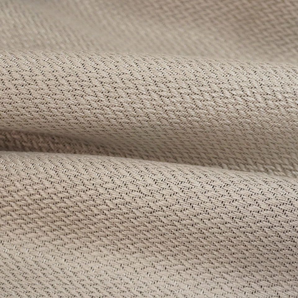 4P既製｜22サイズ 遮光・保温・高機能4枚セット（ドレープ＋ミラーレース）｜4Pカーテン デリス｜グレージュ　生地感