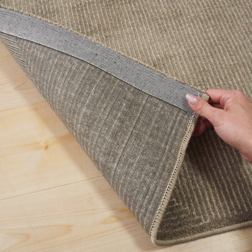 滑りにくい絨毯