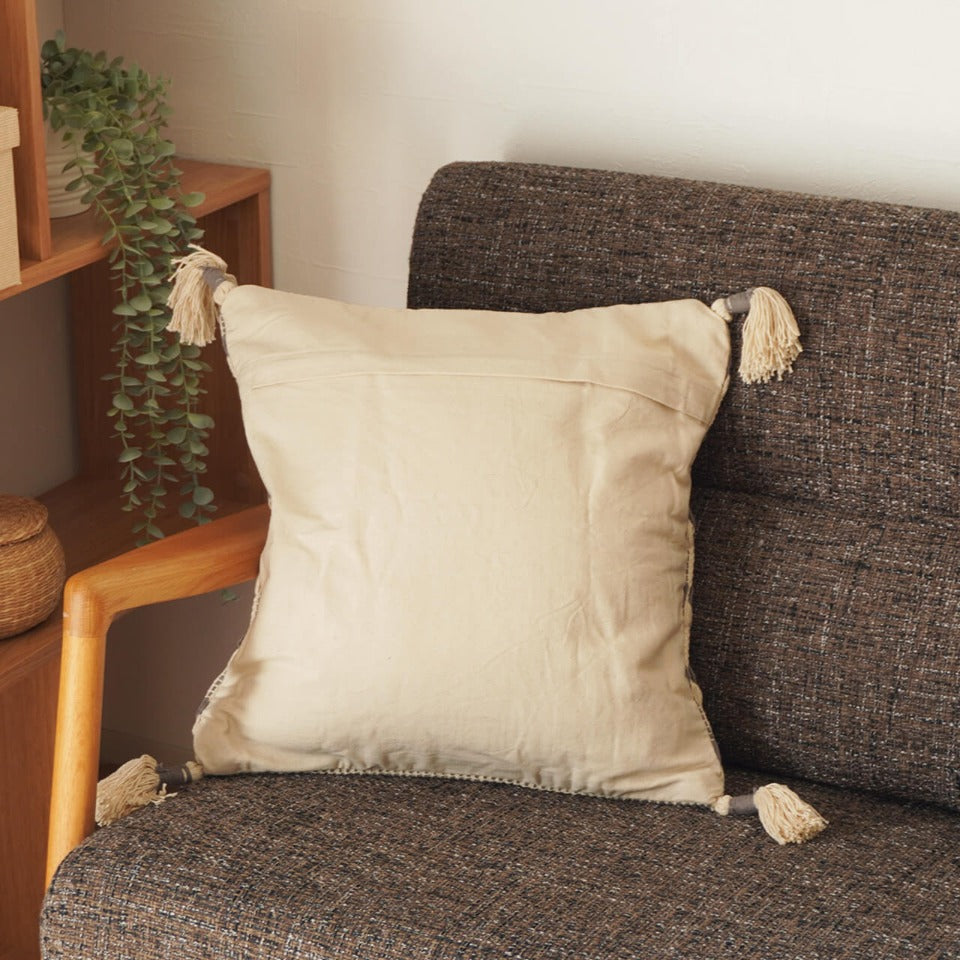 【新品未開封品】BRUNT ラストショット クッションカバー タンカラー 新品未開封品】BRUNT ラストショット クッションカバー タン