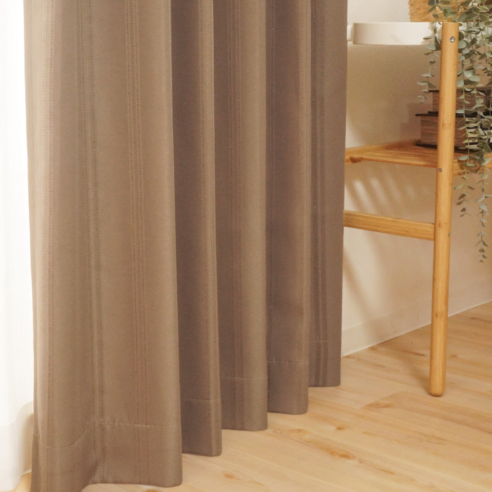 ラメ入りストライプ模様モダンカーテン ブラウン 形状安定加工で綺麗なヒダ
