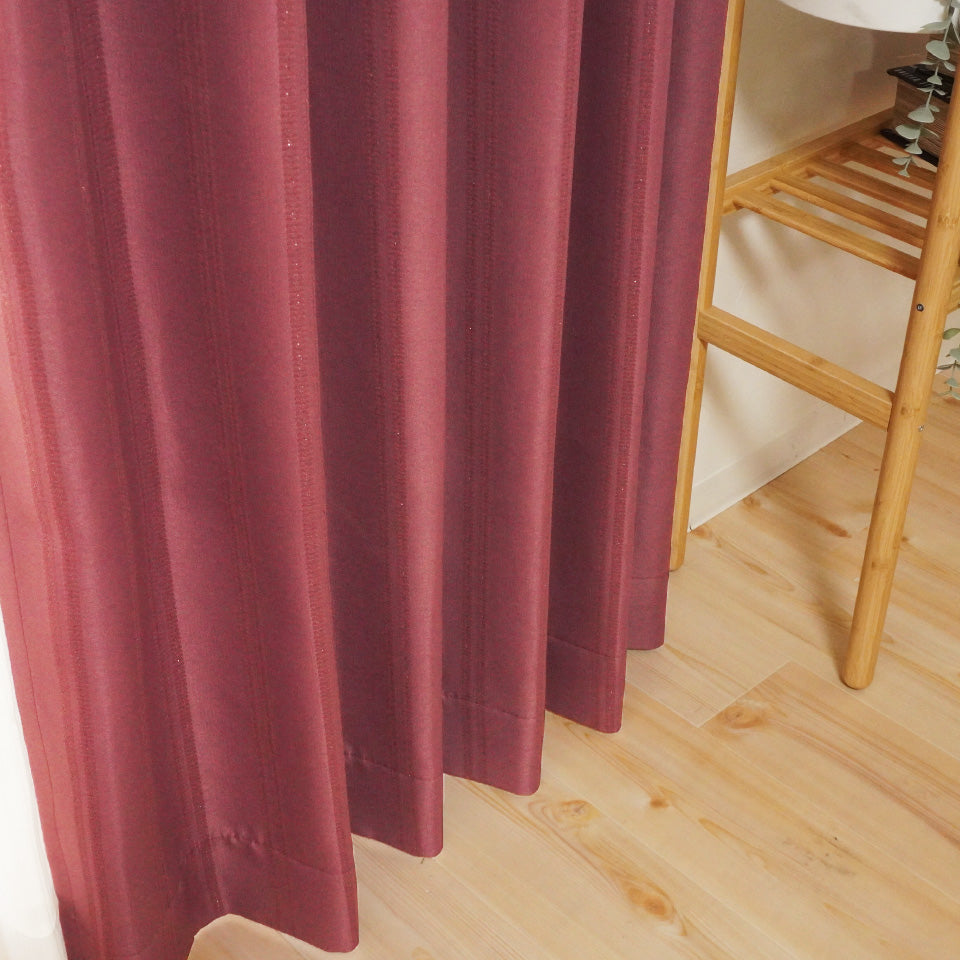 ラメ入りストライプ模様モダンカーテン ワイン 形状安定加工で綺麗なヒダ