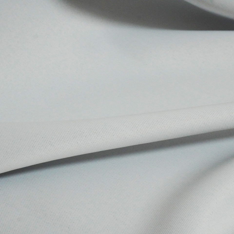 遮光1級無地プレーンカーテン ホワイト 真っ白な防炎カーテン