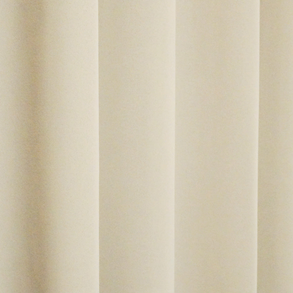 遮光1級無地プレーンカーテン オフホワイト つるつるカーテン