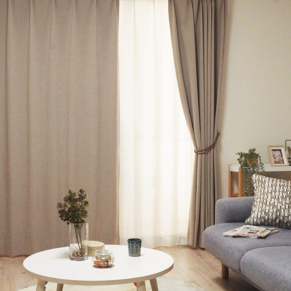 遮光1級無地プレーンカーテン モカベージュ お部屋に合わせやすい落ち着いた色合い