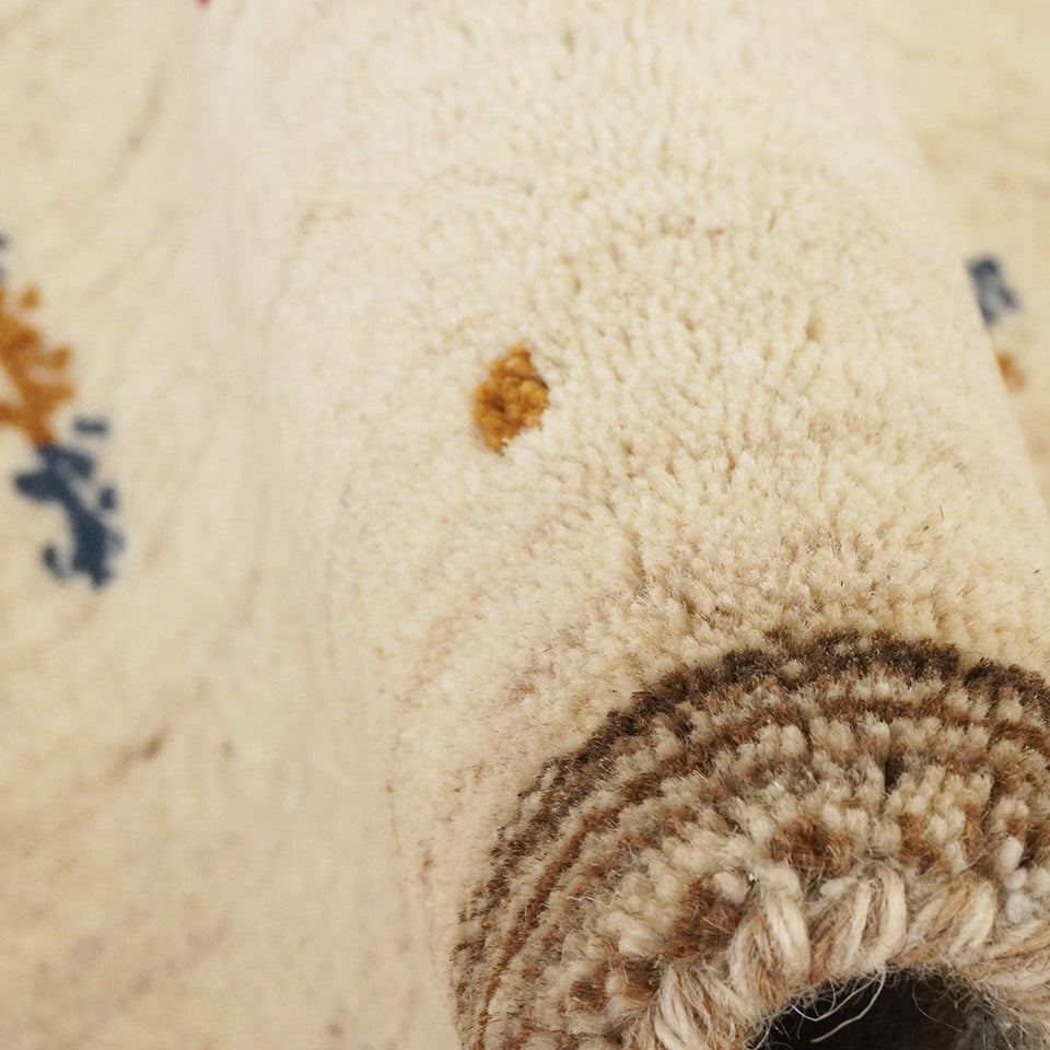 天然素材で温かみを感じるインド製手織りギャッベ｜インドギャッベGB-002  座布団サイズ　生地感