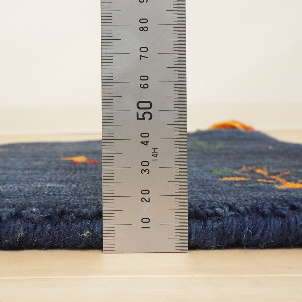 天然素材で温かみを感じるインド製手織りギャッベ｜インドギャッベGB-027  座布団サイズ　厚さ約2cm