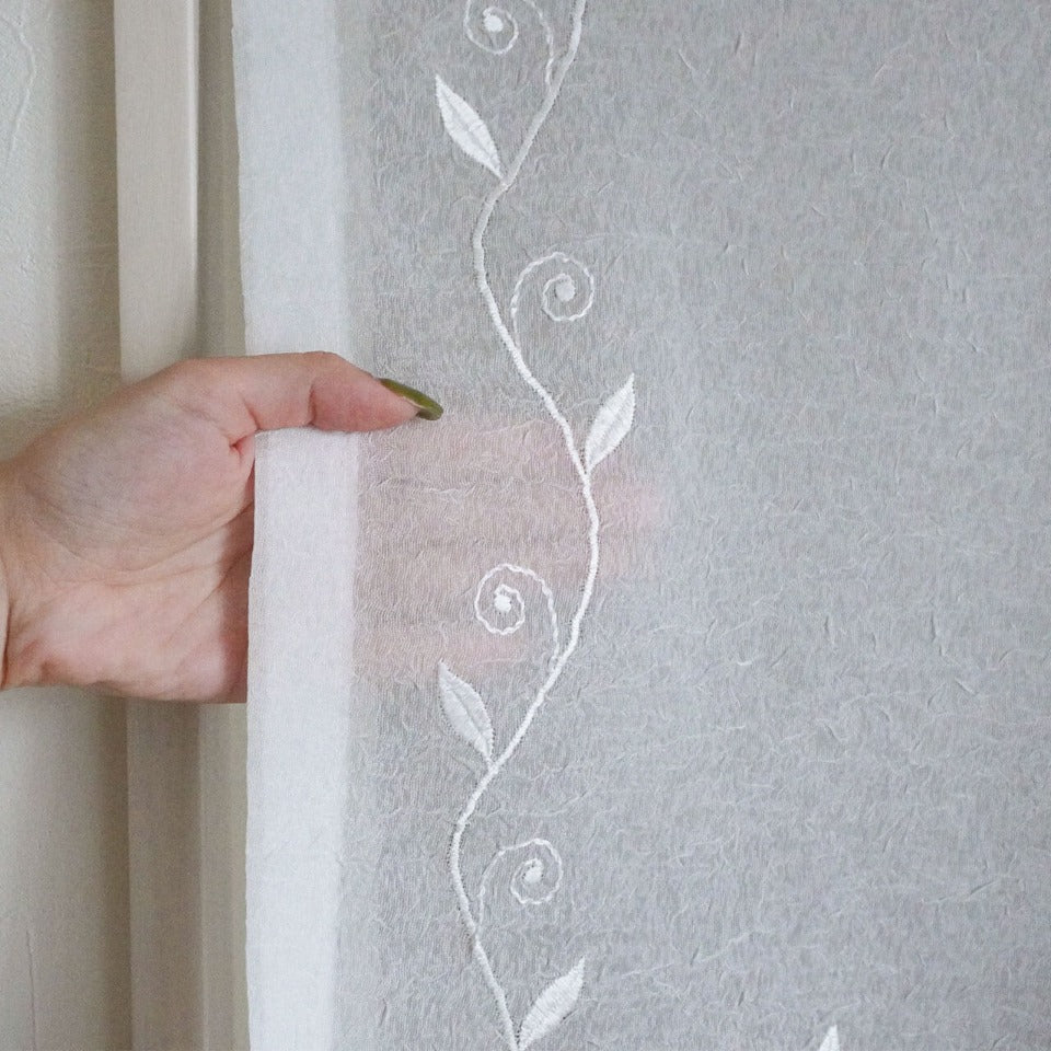 刺繍レースカーテン一覧
