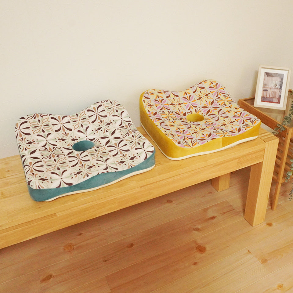 ふんわりもっちり 北欧花柄デザイン 姿勢サポートクッション｜Rティックル ヘルスケアクッション｜グリーン・オレンジ