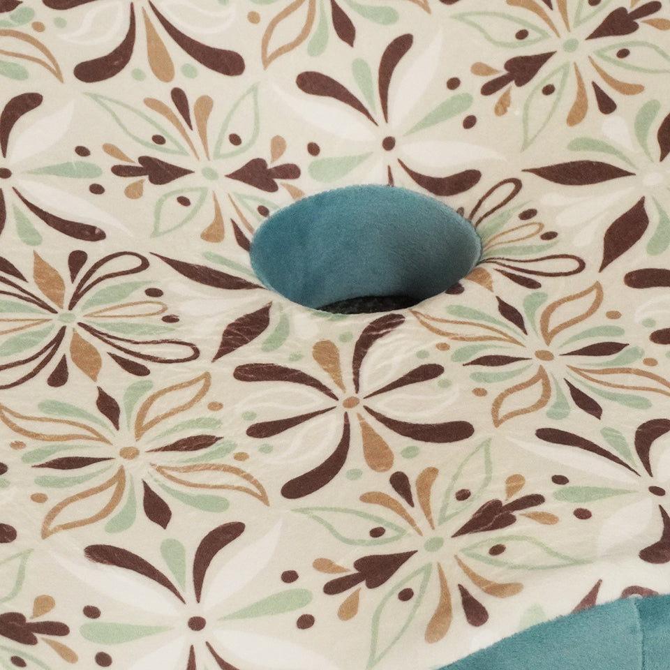 ふんわりもっちり 北欧花柄デザイン 姿勢サポートクッション｜Rティックル ヘルスケアクッション｜グリーン　生地感