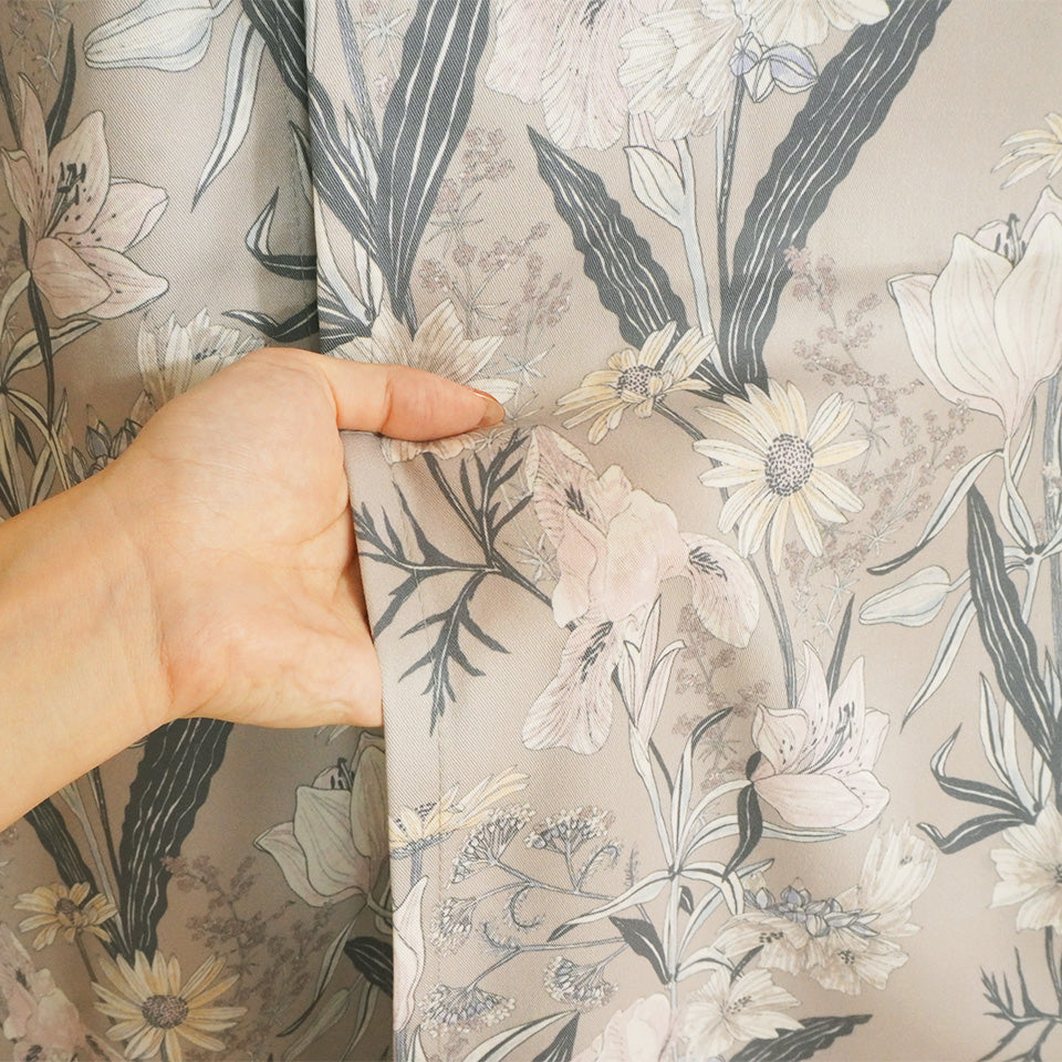 間仕切りや目隠し のれん おしゃれな北欧花柄デザイン 透け感のない生地