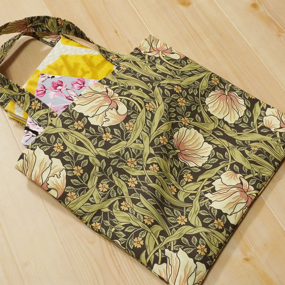 ウィリアムモリス柄　オリジナルバッグ S-荷物入れた雰囲気