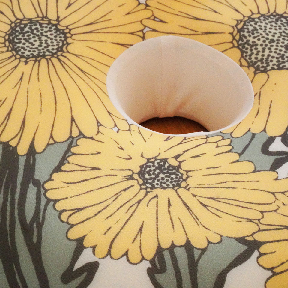 Vマム モールドドーナツクッション