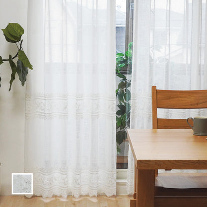 小花とつる模様の刺繍レース 