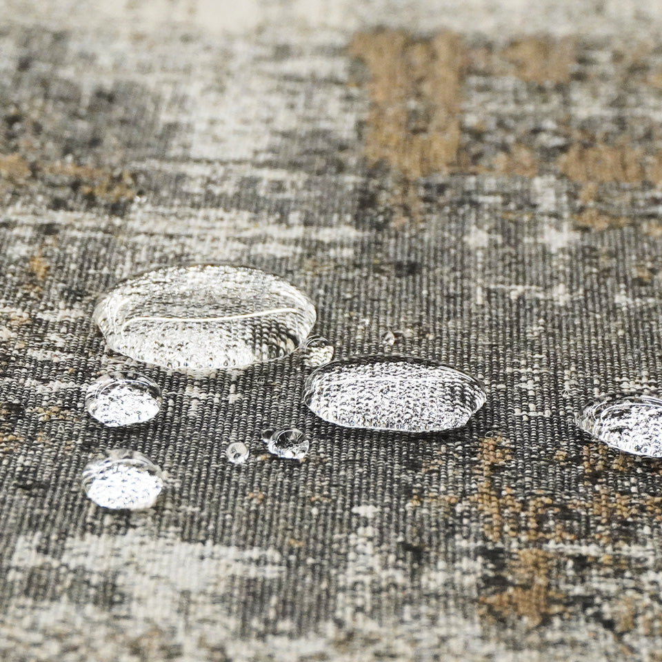 撥水加工で汚れが落ちやすくお手入れ簡単