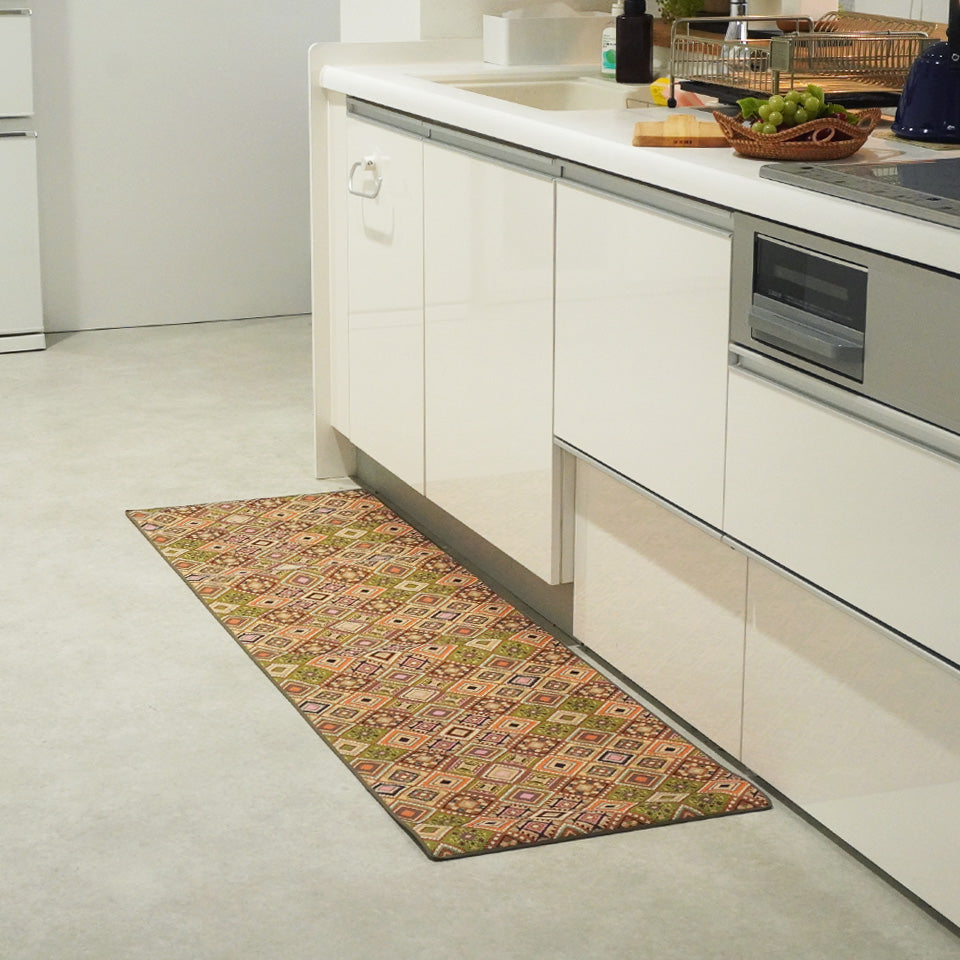 スペイン直輸入AITANA社製のおしゃれキッチンマットキッチンに敷いたイメージ