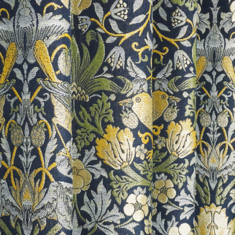 ウィリアム・モリス調 鳥と自然モチーフジャガードカーテン イエロー いちごをついばむ小鳥のデザイン