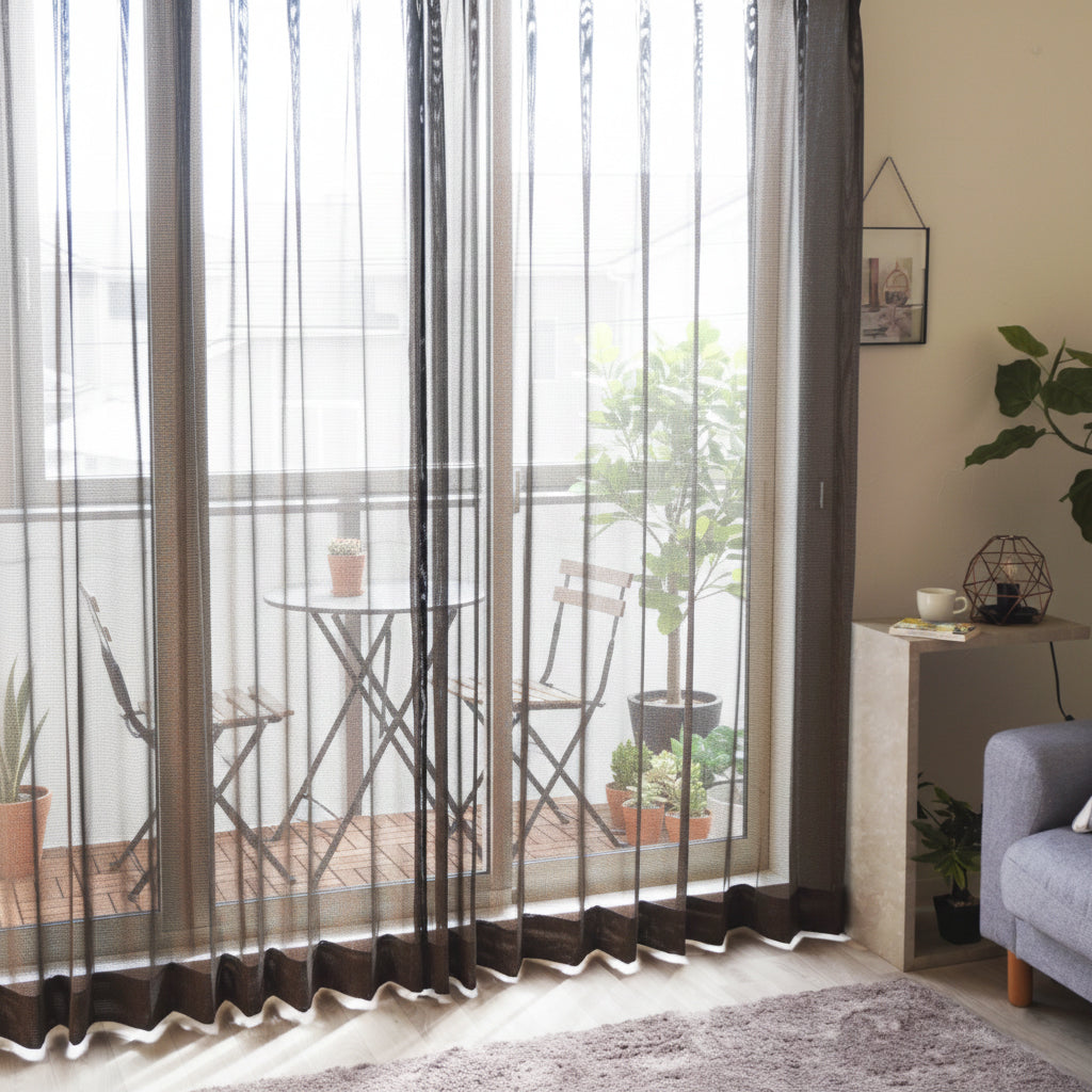 ブラウンベースにMIX糸を編みこだざっくりレース