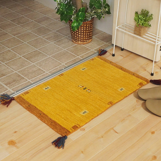 天然素材で温かみを感じるインド製手織りギャッベ イエロー 玄関マットサイズ