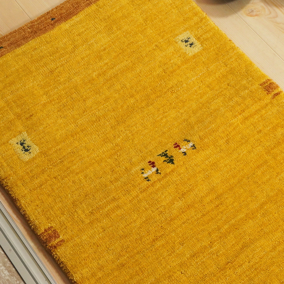 天然素材で温かみを感じるインド製手織りギャッベ イエロー 玄関マット柄