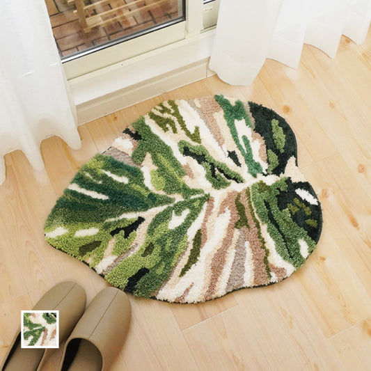 吸湿速乾で快適な踏み心地。立体的なリーフデザインがおしゃれ｜アクセントマット モンステラ　バスマット使用例