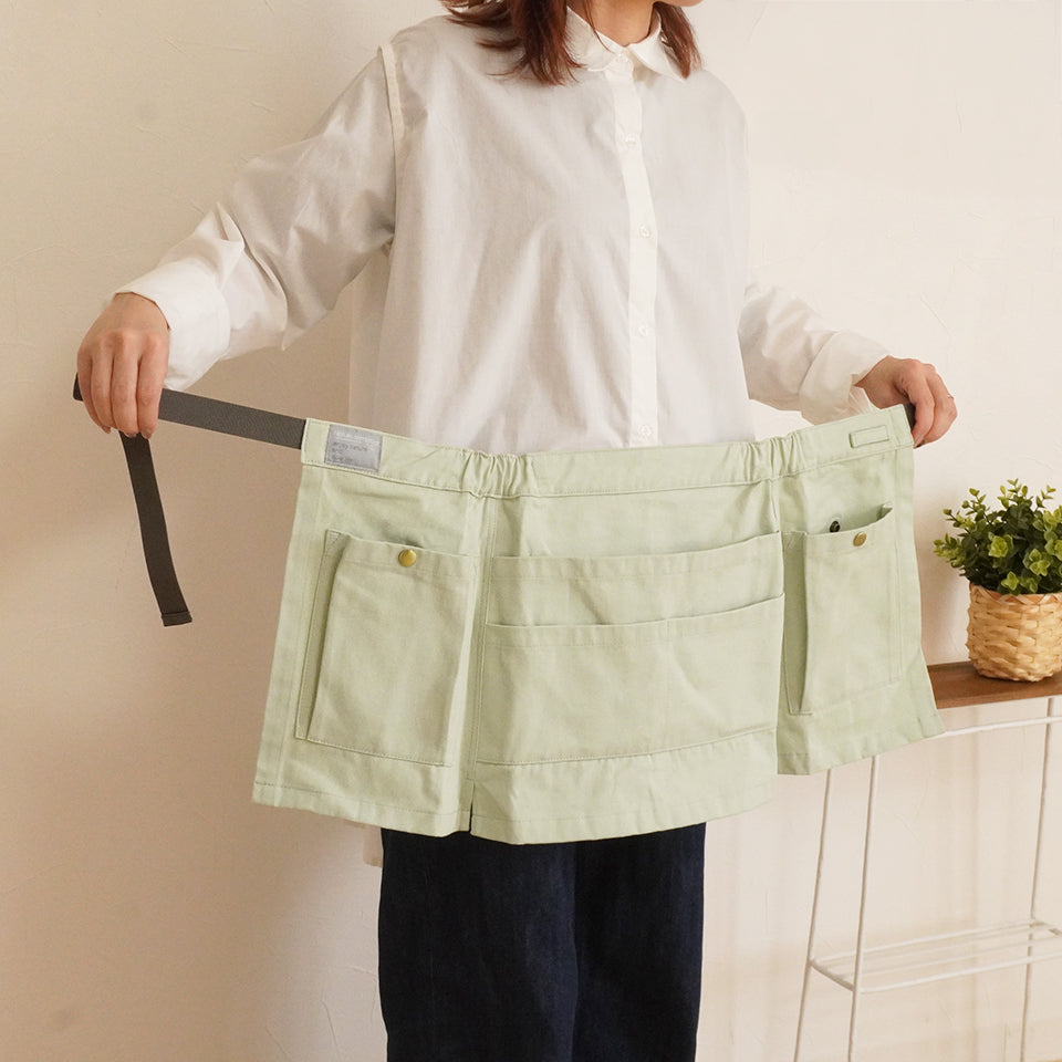 綿100％ マルチユースの脱着簡単 前掛けエプロン｜ナチュラテンポ ショートエプロン｜脱着簡単