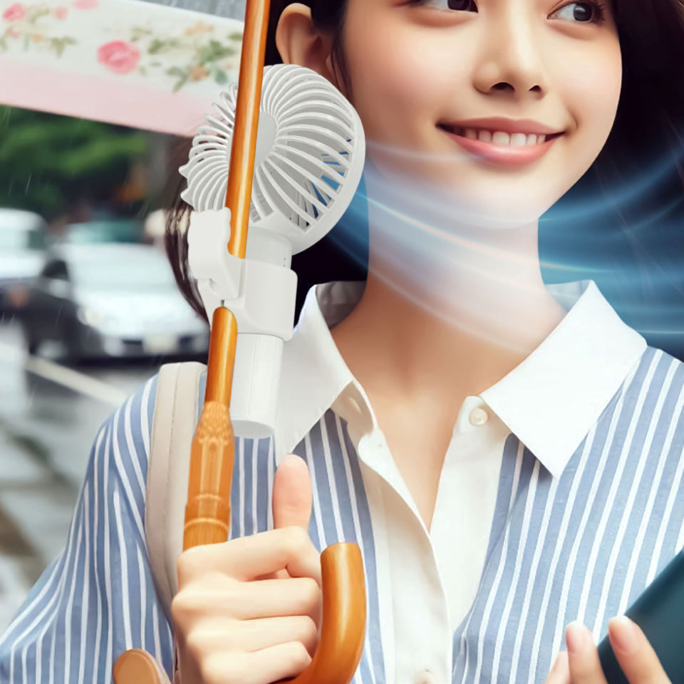 雨の日など傘とハンディファンで両手が塞がってしまう時に