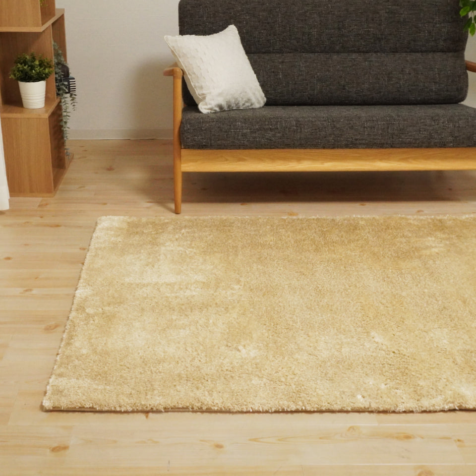 リッチなボリュームと上品な光沢感のシャギーラグ ベージュ