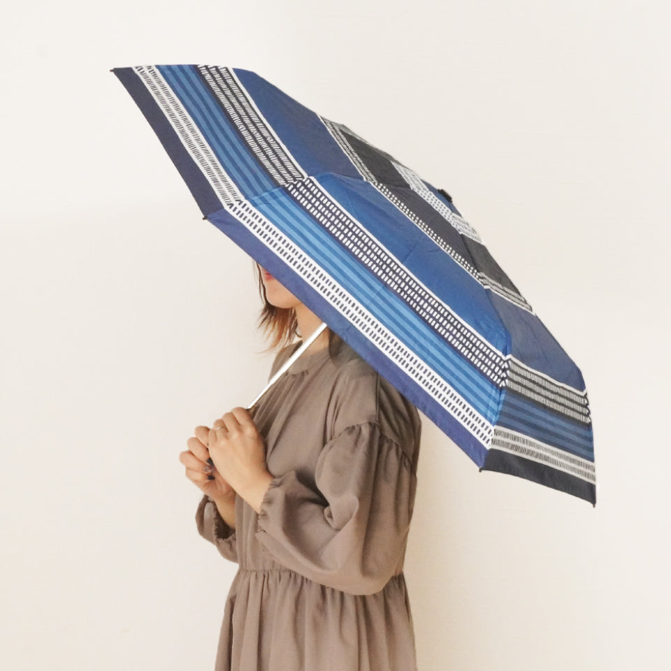 晴雨兼用で遮光率100％UVカット ワンタッチ折りたたみ傘 パラス ブルー