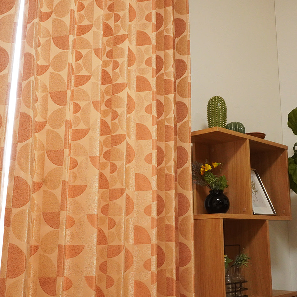 日本製　仕立て上がりカーテン　既製カーテン　オレンジ色　チェック柄　ポップ 日本製 仕立て上がりカーテン 既製カーテン オレンジ色 チェック柄