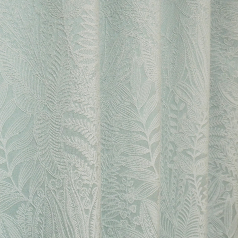 光沢が奏でる上質なリラックス空間 ボタニカル柄ジャガードカーテン 