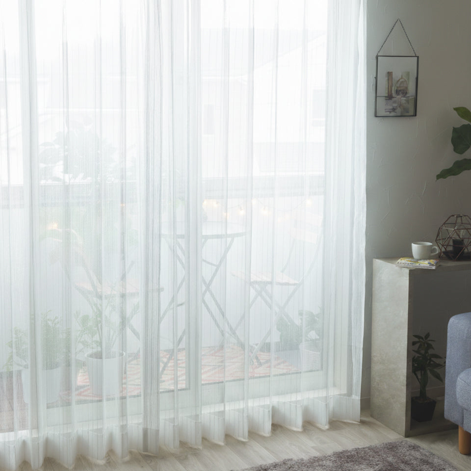 ストライプ柄 透け感が綺麗なシームレスレース