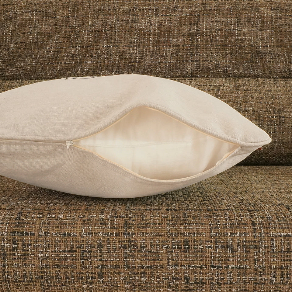 綿100％ 年中使える北欧ナチュラル モノトーンライオン柄｜刺繍クッションカバー　ライオン｜チャック付