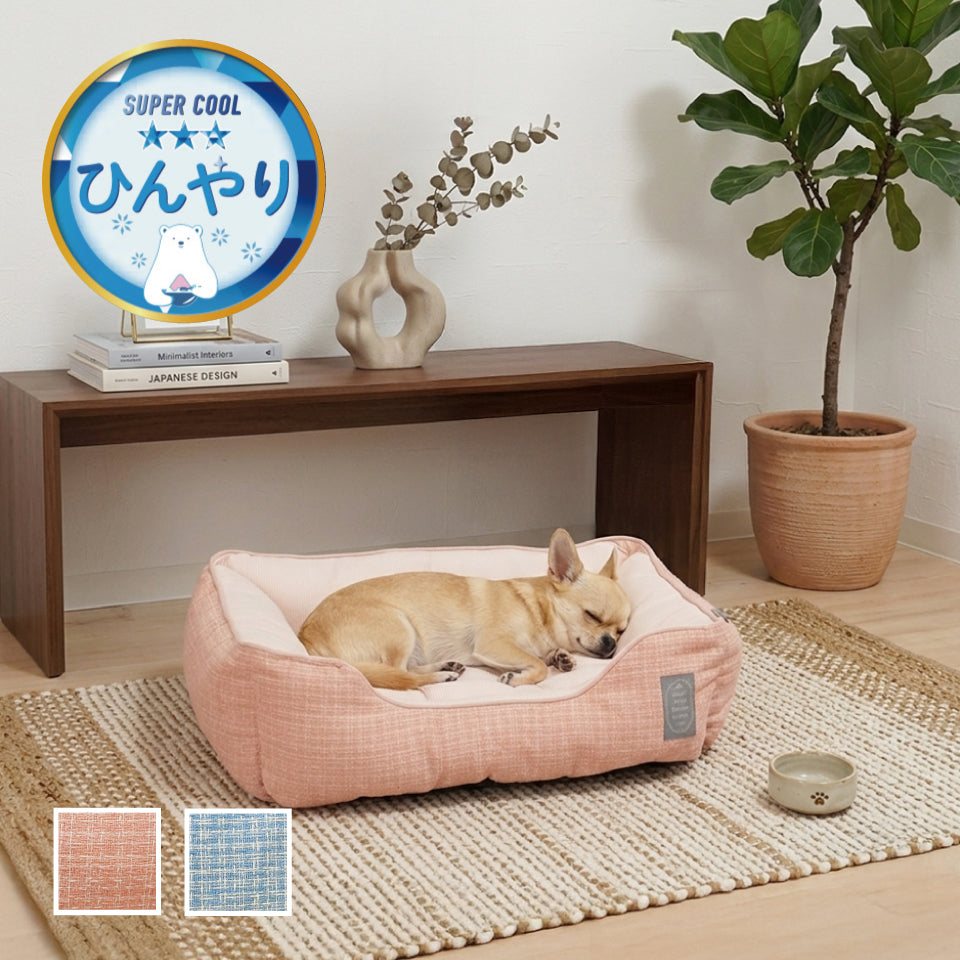 3サイズ 冷感素材 可愛らしいチェック柄の快適に過ごせるペットベッド|SRチェキ スクエアベッド｜ピンク使用例