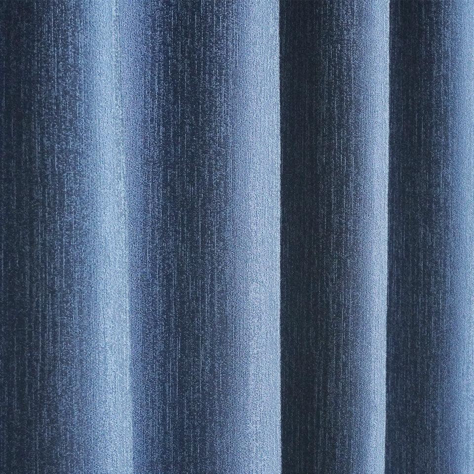 防炎・遮光2級の無地カーテン ネイビー 生地アップ