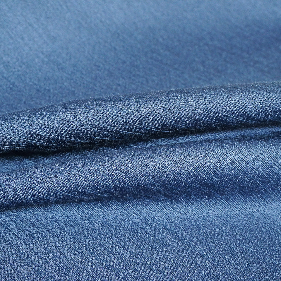 防炎・遮光2級の無地カーテン ネイビー 生地感