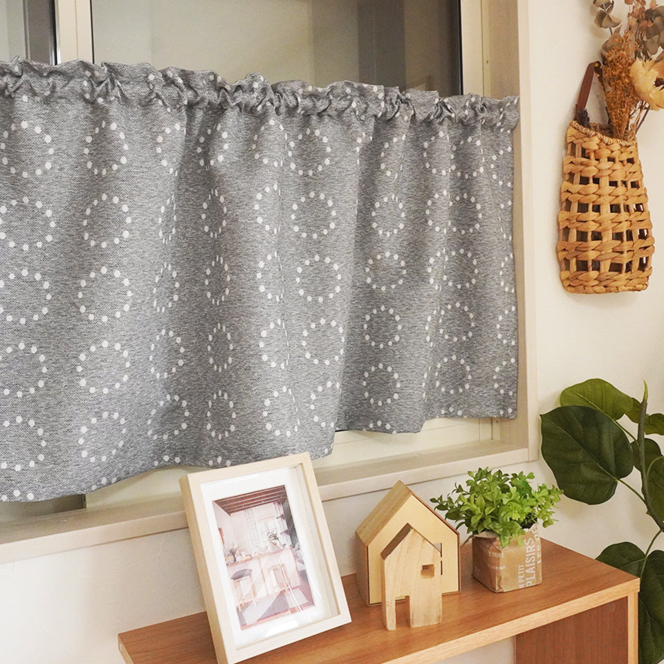 オーダーカフェ｜ナチュラルテイストのドット柄カーテン｜スーラ