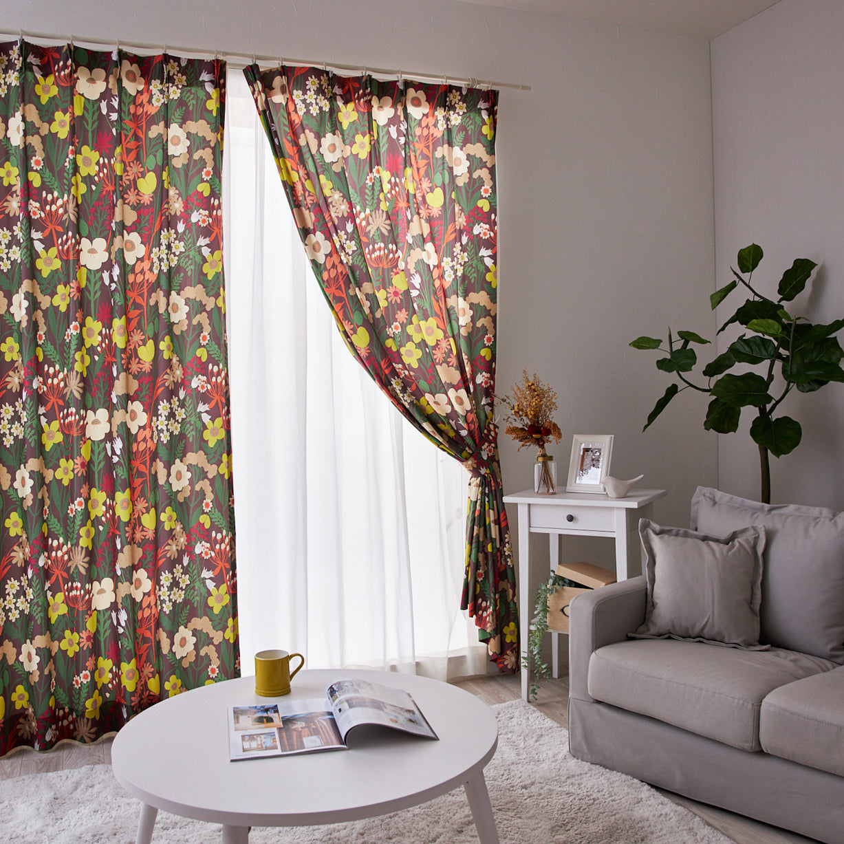 花柄のレトロで賑やかな北欧デザインのカーテン 北欧ナチュラルインテリア