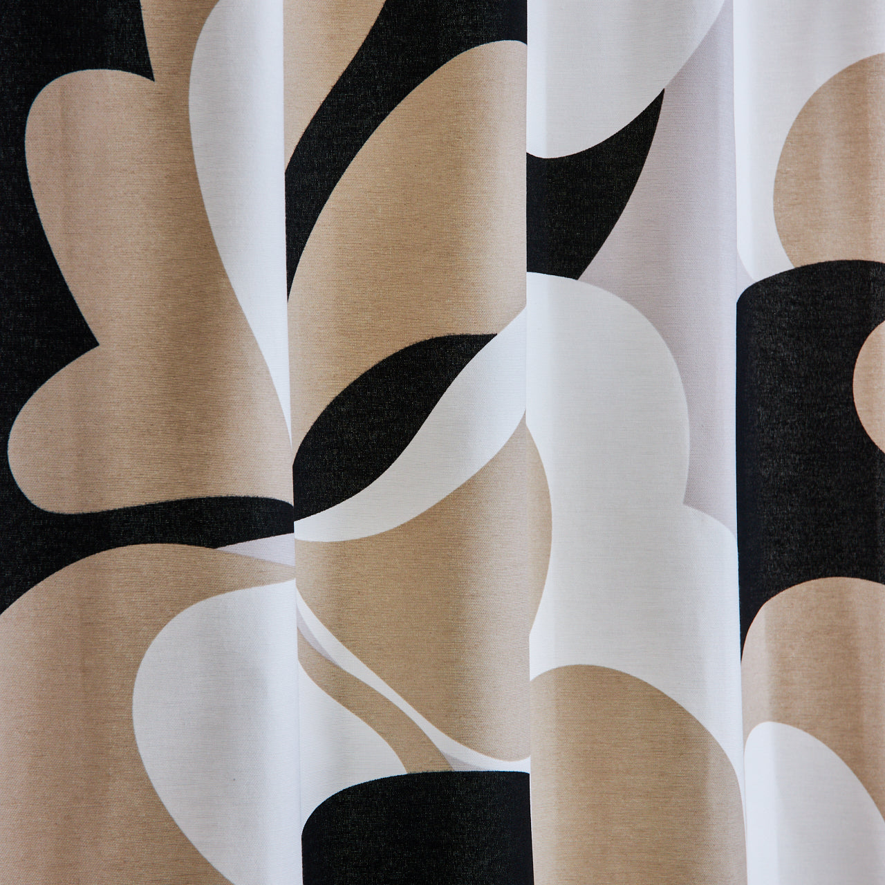 大胆な大柄のフラワーモチーフのモダンカーテン