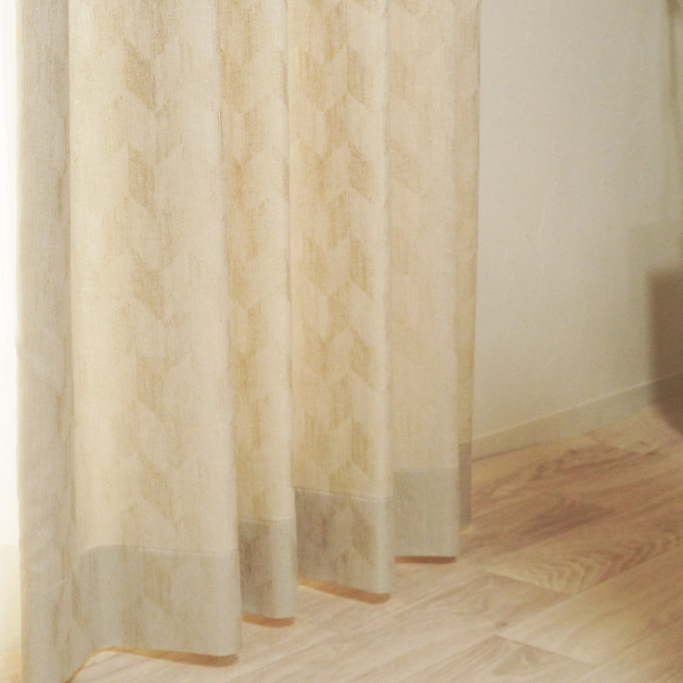 モダンなヘリンボーン柄ラメ糸入りジャガードカーテン 形状安定加工できれいなプリーツ